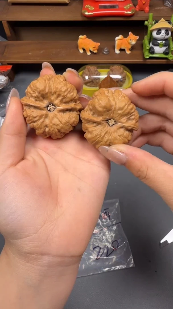 吊坠桃核世***雨蛤蟆头文玩核桃