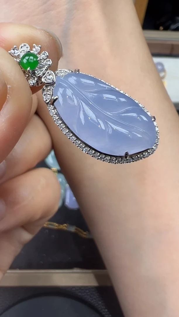 【闪购商品】翡翠吊坠(不含链)18K金镶嵌叶子