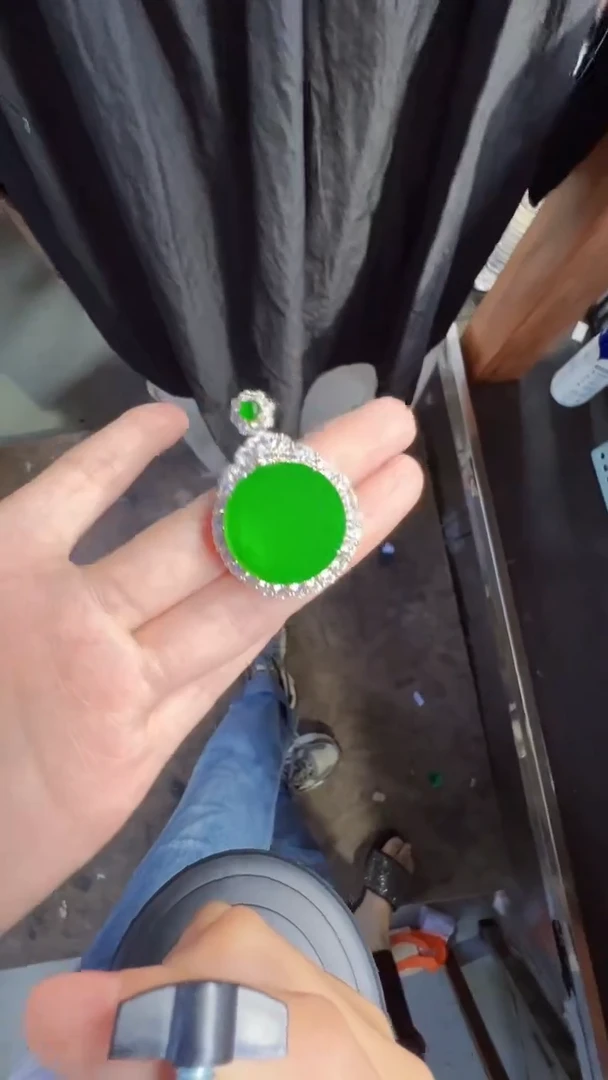 未镶嵌定制翡翠翡翠A货有轻微色差属于正常现象无事牌多样性发货1