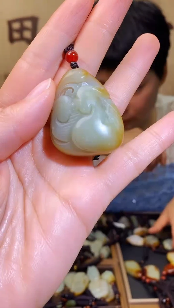 和田玉未镶嵌颈饰1