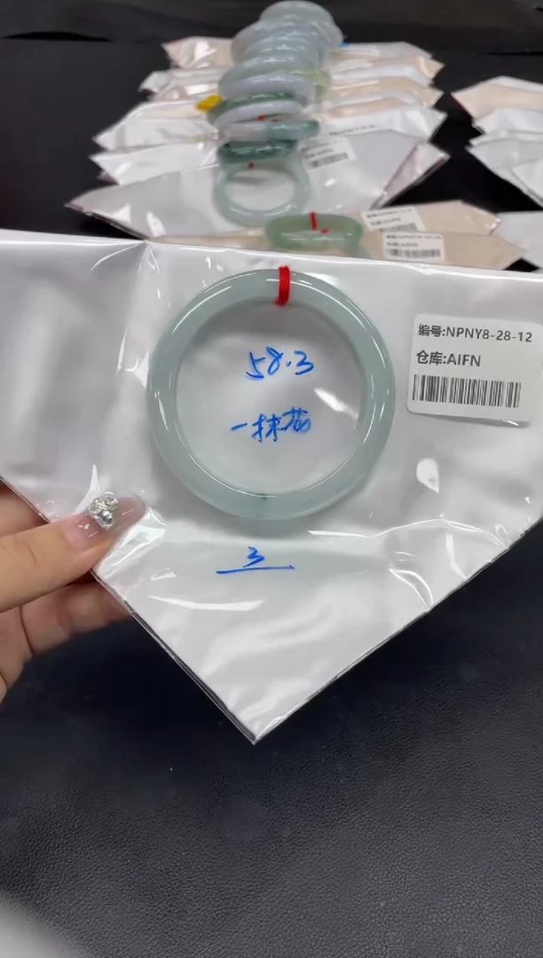 未镶嵌手镯翡翠翡翠手镯