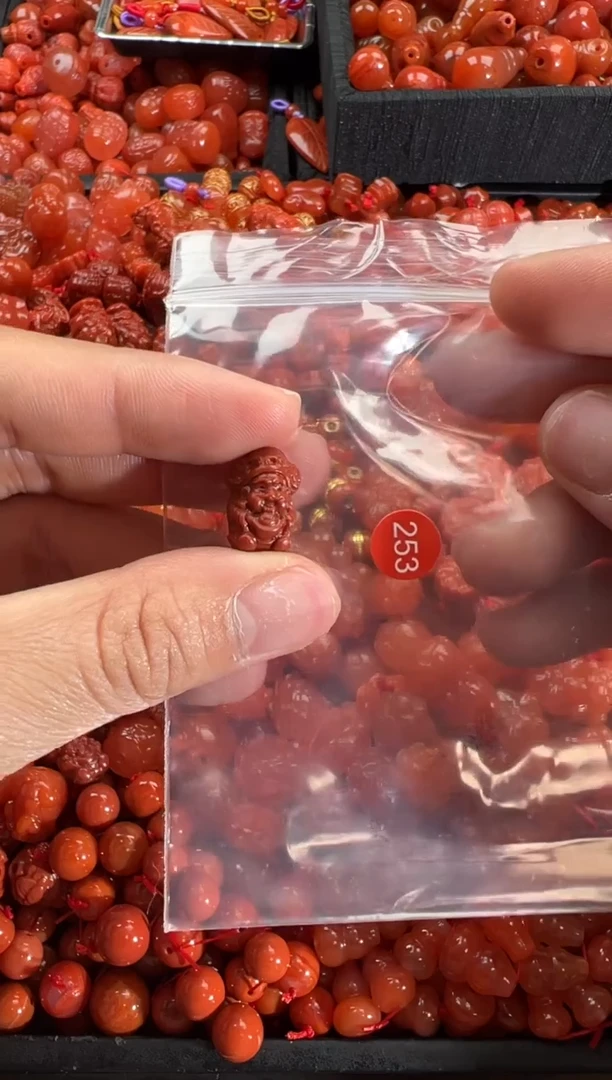 【闪购商品】南红玛瑙颈饰未镶嵌1