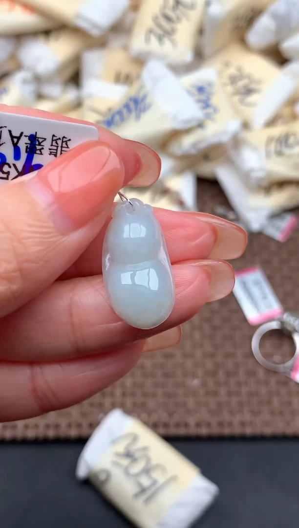 未镶嵌挂件翡翠1