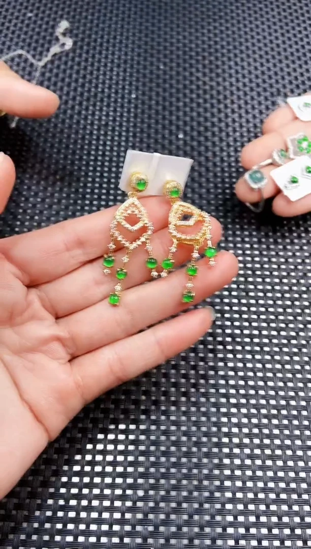【闪购商品】翡翠耳饰未镶嵌111111111