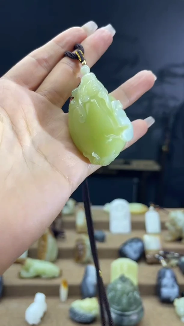 颈饰未镶嵌和田玉1