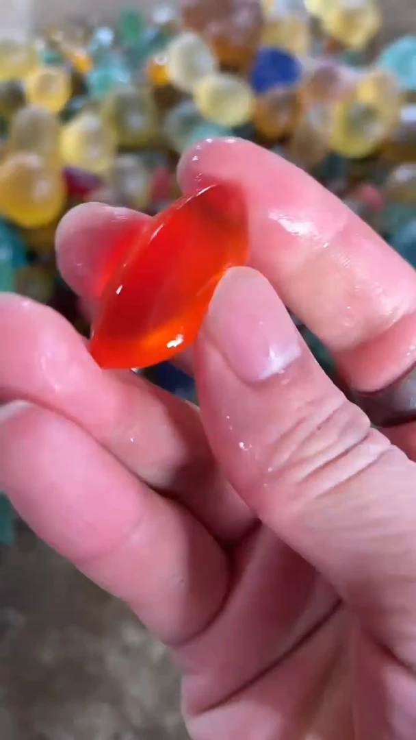 新疆五彩石原石摆件