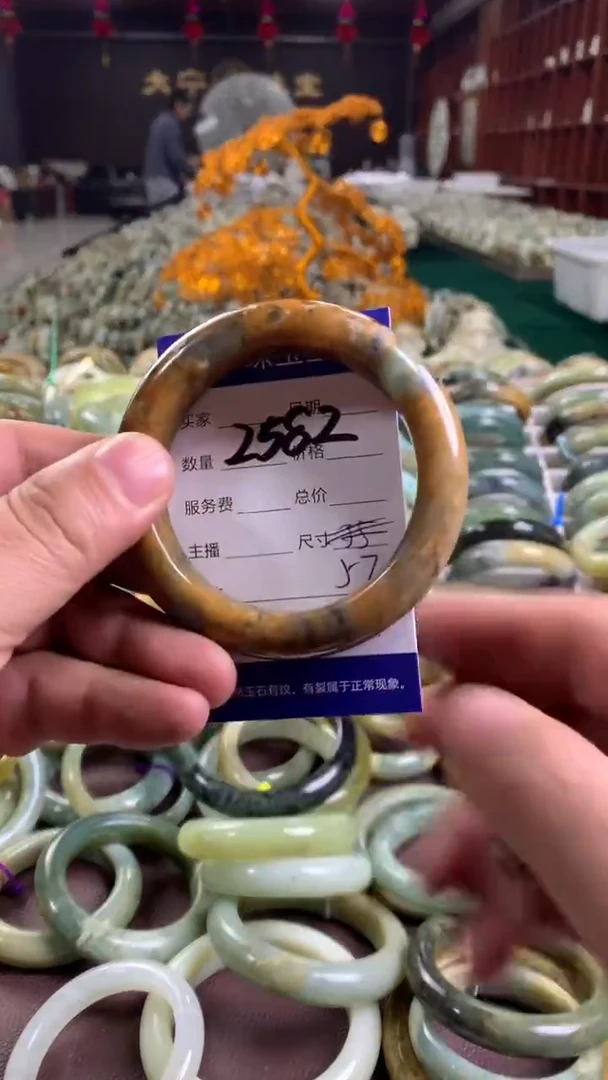 未镶嵌蛇纹石玉手镯2582