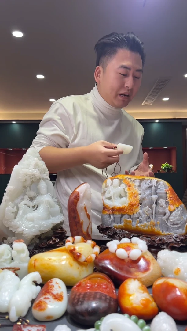 未镶嵌和田玉把件T*和田玉
