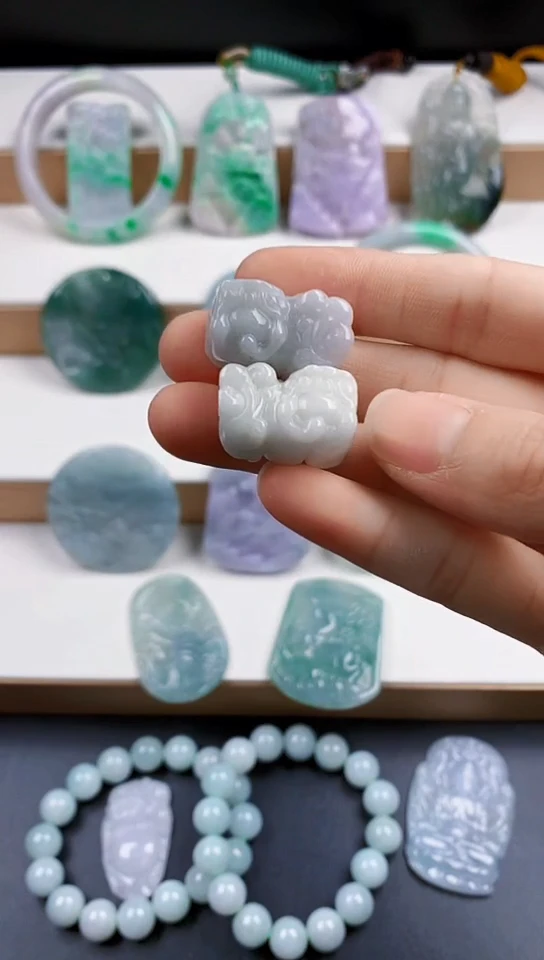 颈饰未镶嵌翡翠天然翡翠吊坠挂件