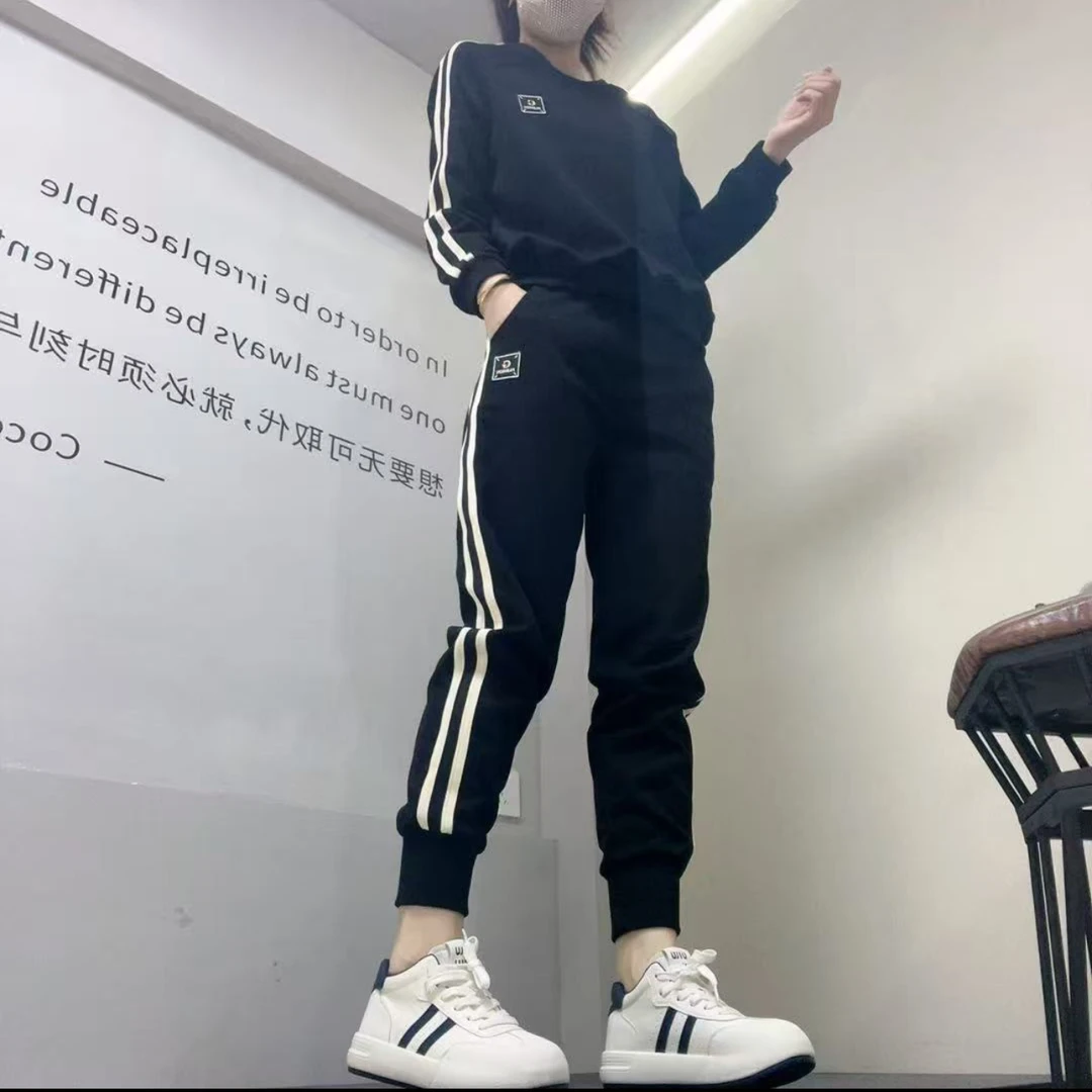 【芊莱】秋季新款两件套条纹小标女款套装休闲卫衣卫裤套头刺绣