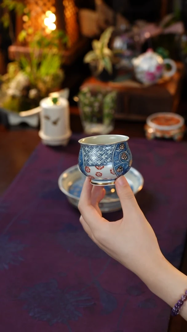 青花描金开窗杯