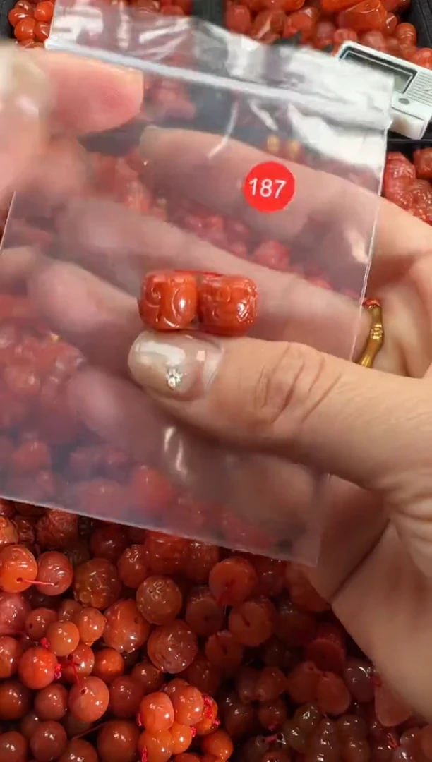 【闪购商品】南红玛瑙颈饰未镶嵌1