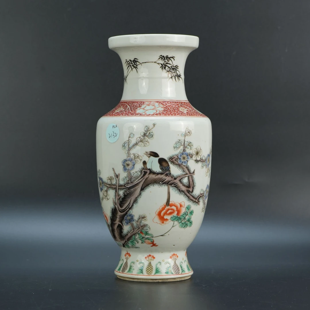 lot 11151 2132 清晚期 粉彩花鸟图盘口尊 H:25.5
