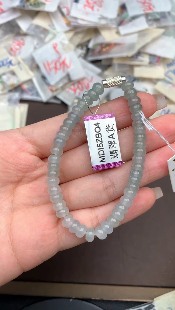 未镶嵌挂件翡翠大****?一