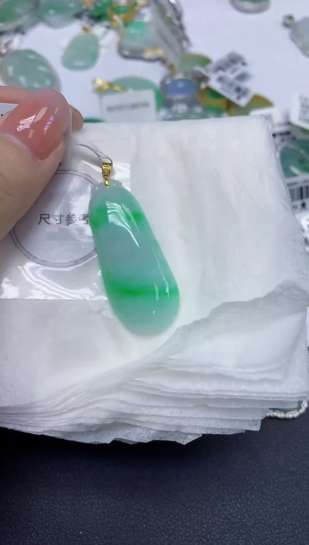 颈饰18K金镶嵌翡翠天然缅甸翡翠A货百元以上9元证书费自理
