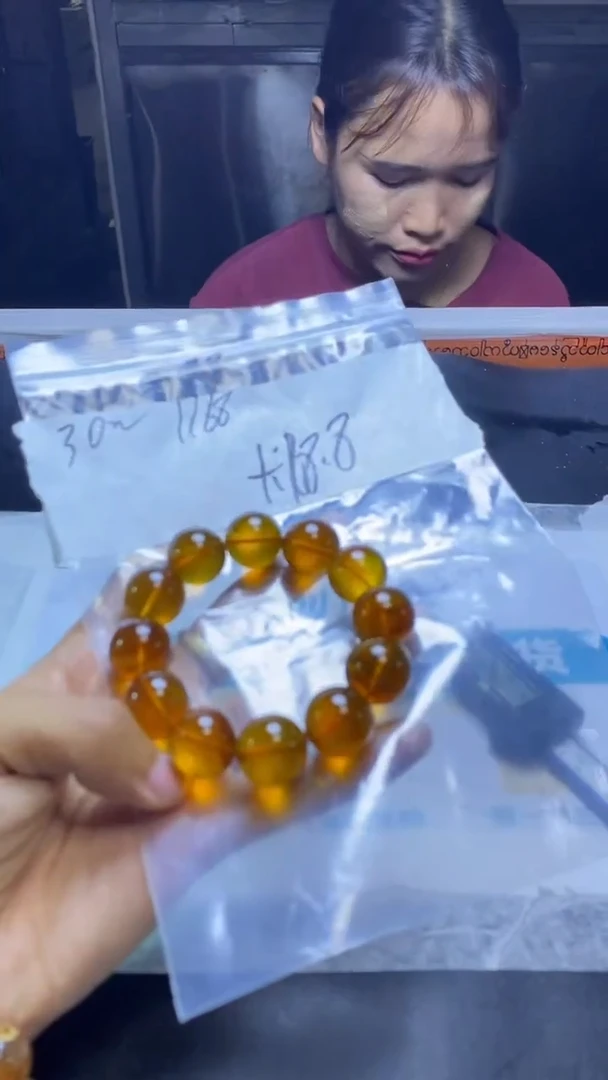 未镶嵌琥珀手串1