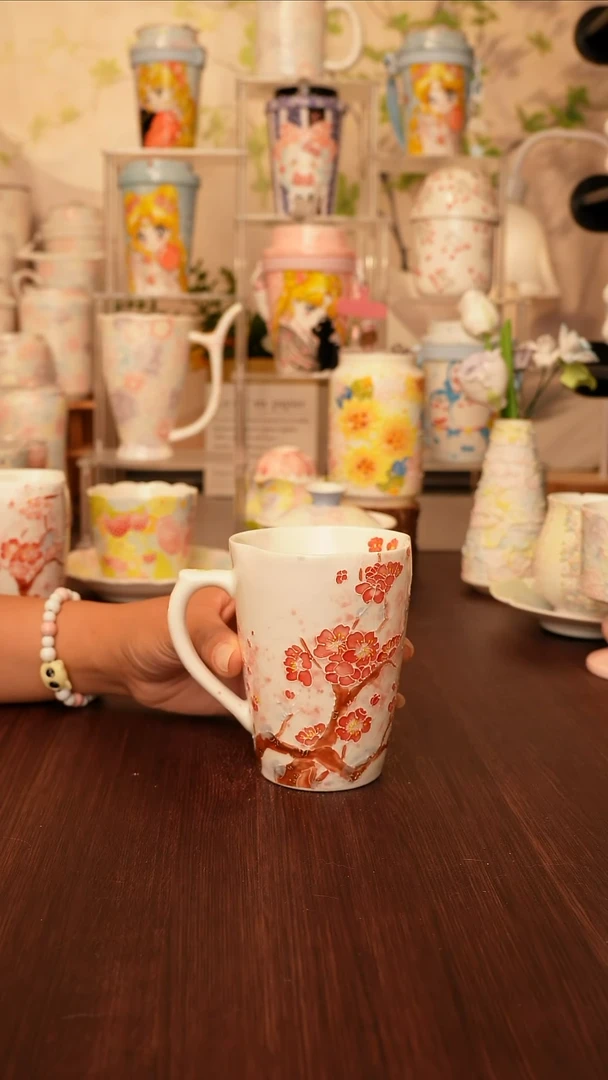 陶景德镇手绘的杯子