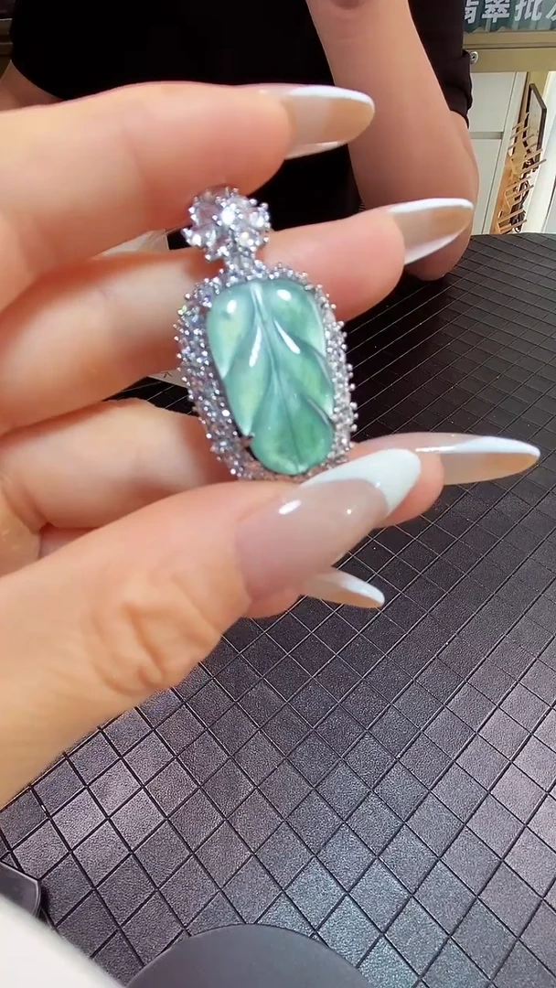 吊坠(不含链)未镶嵌翡翠1