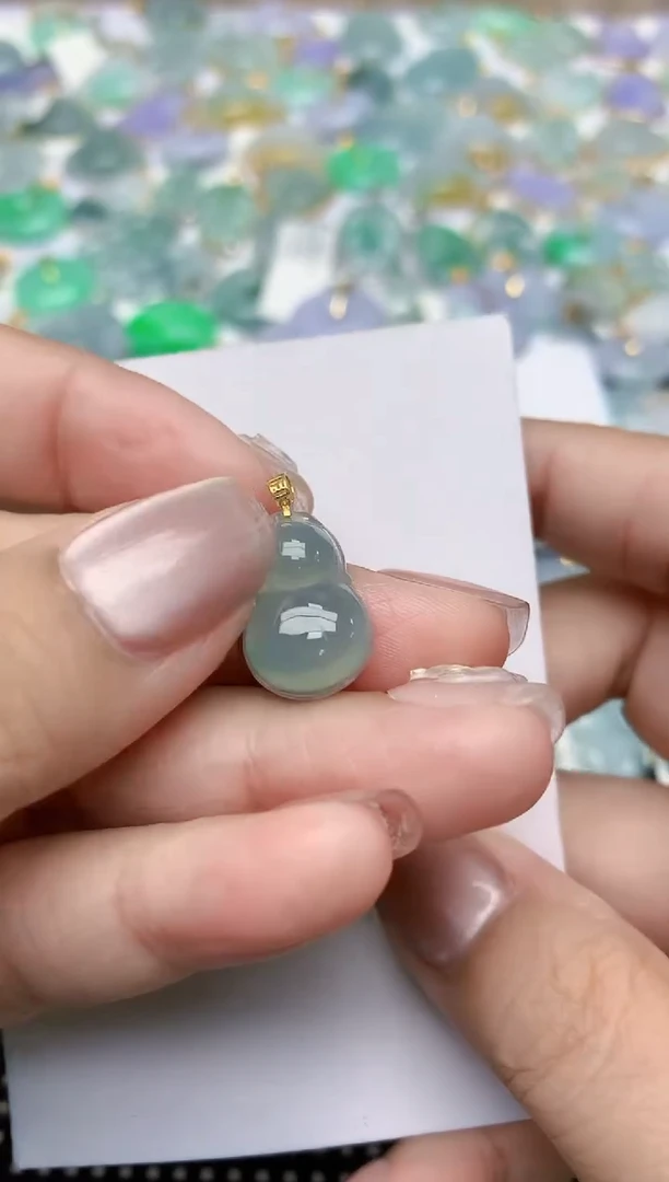 翡翠18K金镶嵌颈饰天然缅甸A货翡翠