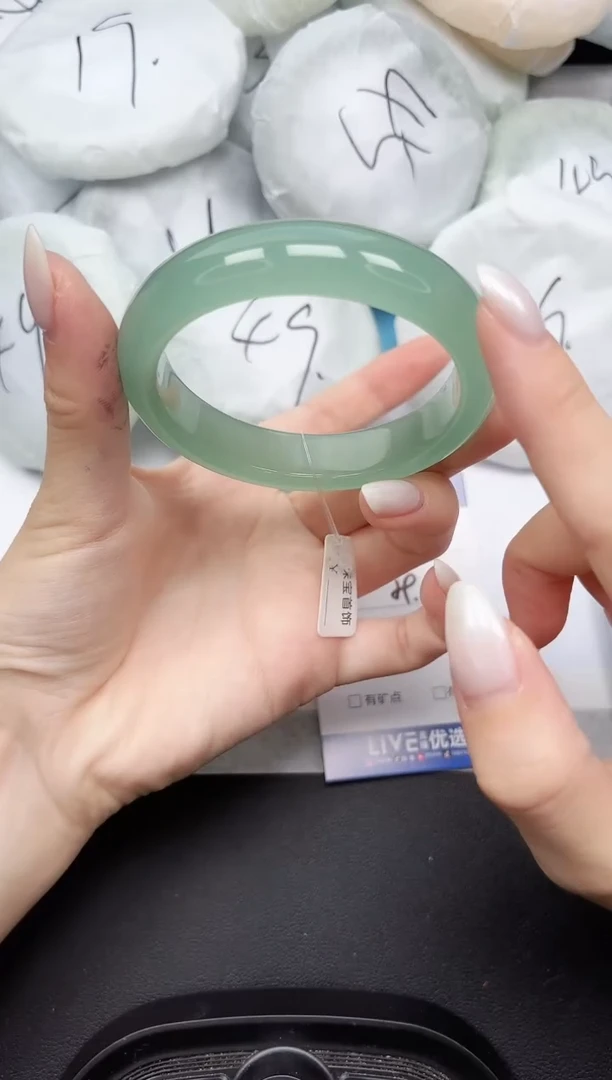 未镶嵌手镯石英质玉65/5960