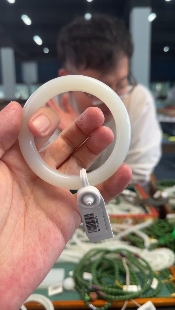 和田玉未镶嵌颈饰和田玉手镯圈口57-58