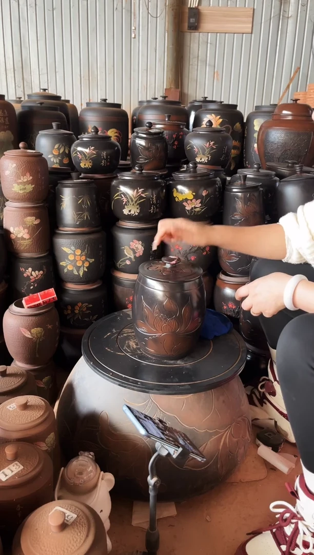 【闪购商品】壶瑕疵茶叶罐 高柱 荷花 695