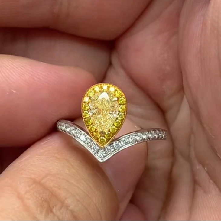 18K金钻石戒指70分