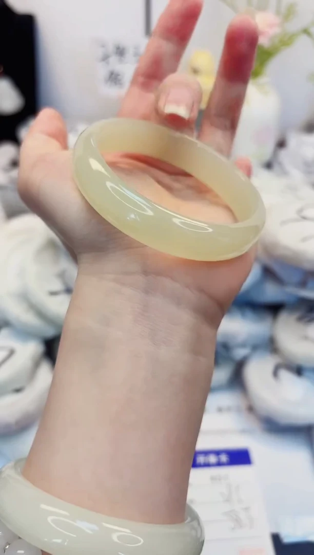 【闪购商品】石英质玉手镯未镶嵌451-晴水-圈口57