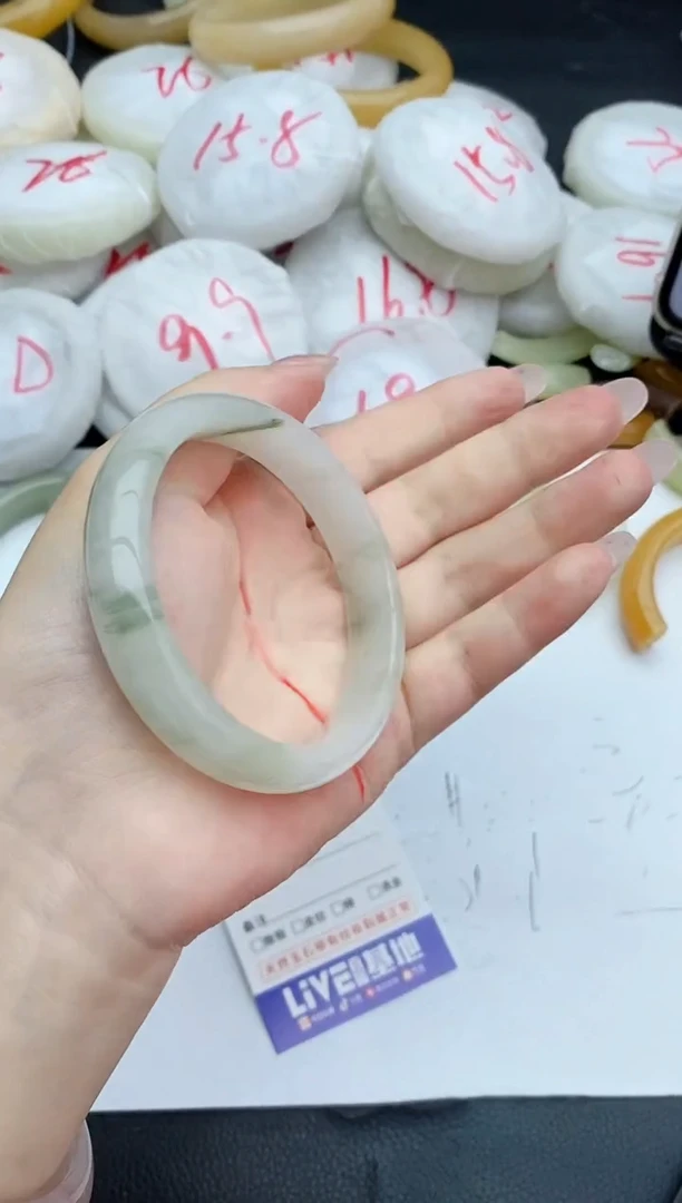 石英质玉手镯未镶嵌113+58.5