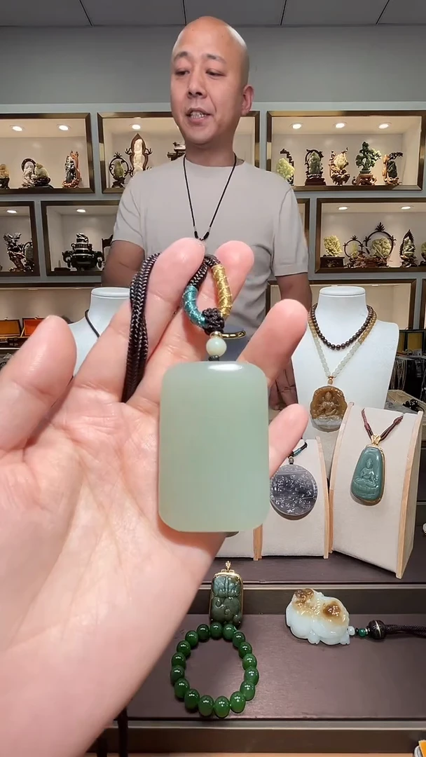 和田玉未镶嵌颈饰苏