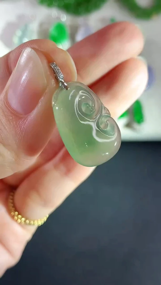 吊坠(不含链)18K金镶嵌翡翠38|