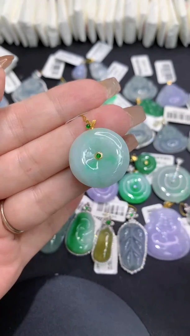 吊坠(不含链)18K金镶嵌翡翠111