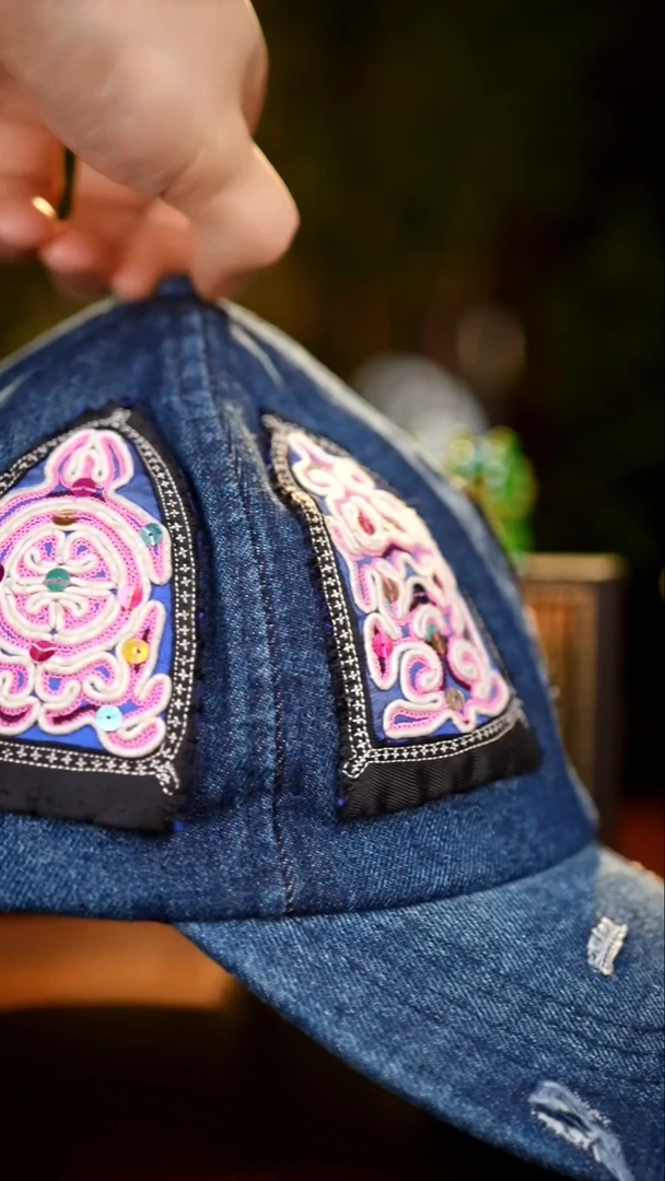 刺绣私人定制苗族手工帽子A883