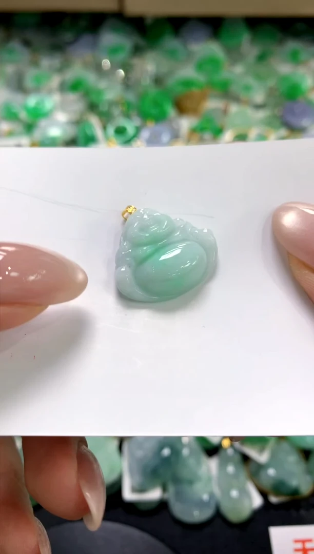 翡翠18K金镶嵌颈饰1111111111111111