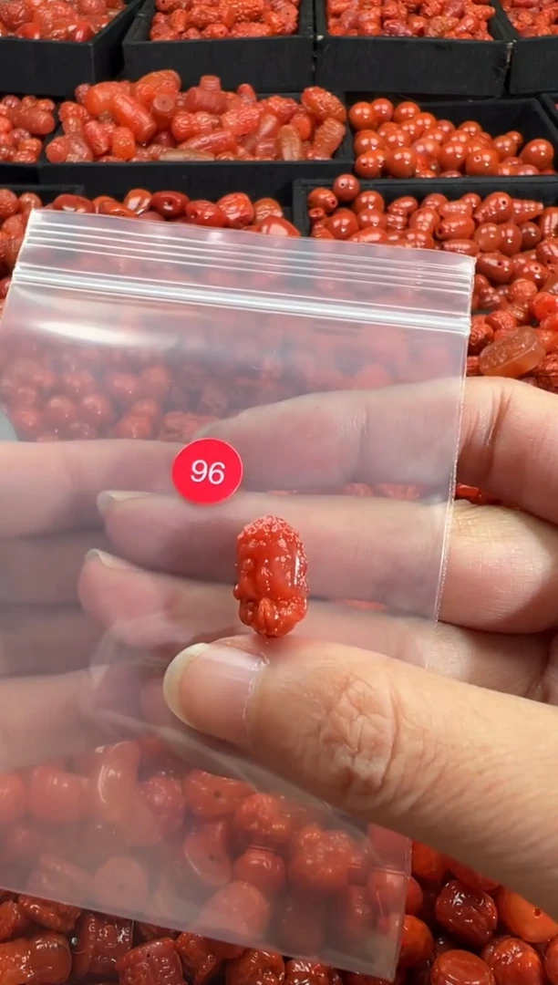 颈饰未镶嵌南红玛瑙1