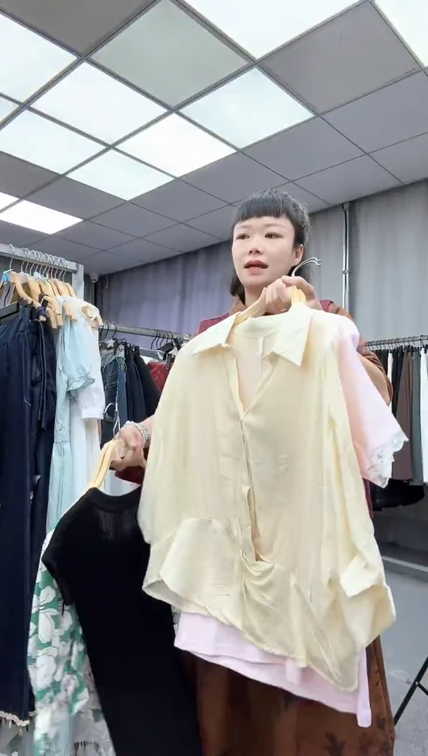 大哥家漂亮衣服漂亮颜色
