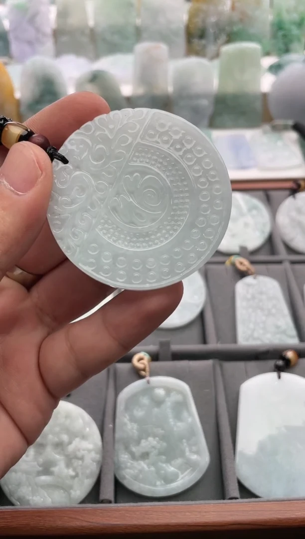 【闪购商品】翡翠颈饰未镶嵌..../2/25/ 175