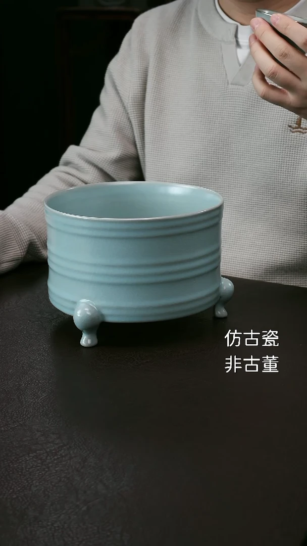 其他大号三足弦纹樽66