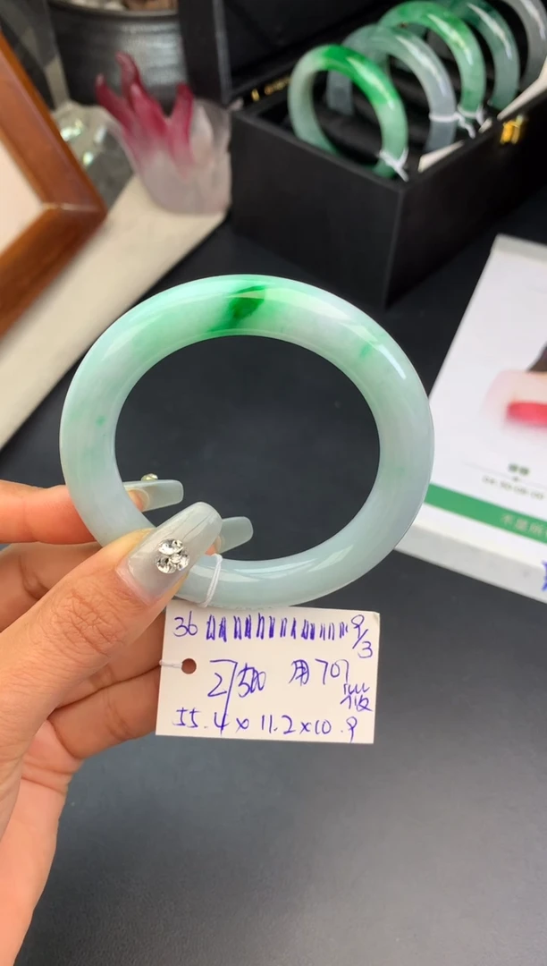 【闪购商品】翡翠手镯未镶嵌玉手镯