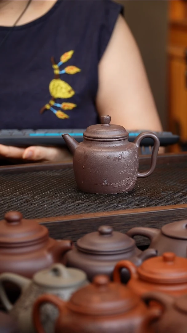 茶壶紫砂家**宝高德钟堆绘