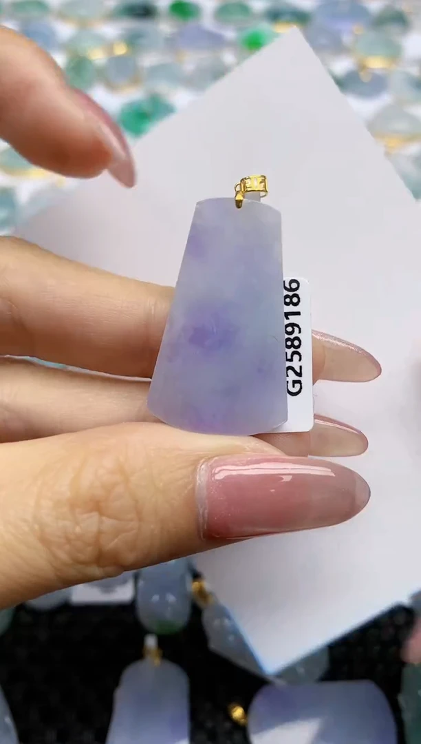 【闪购商品】翡翠挂件18K金镶嵌天然翡翠A货