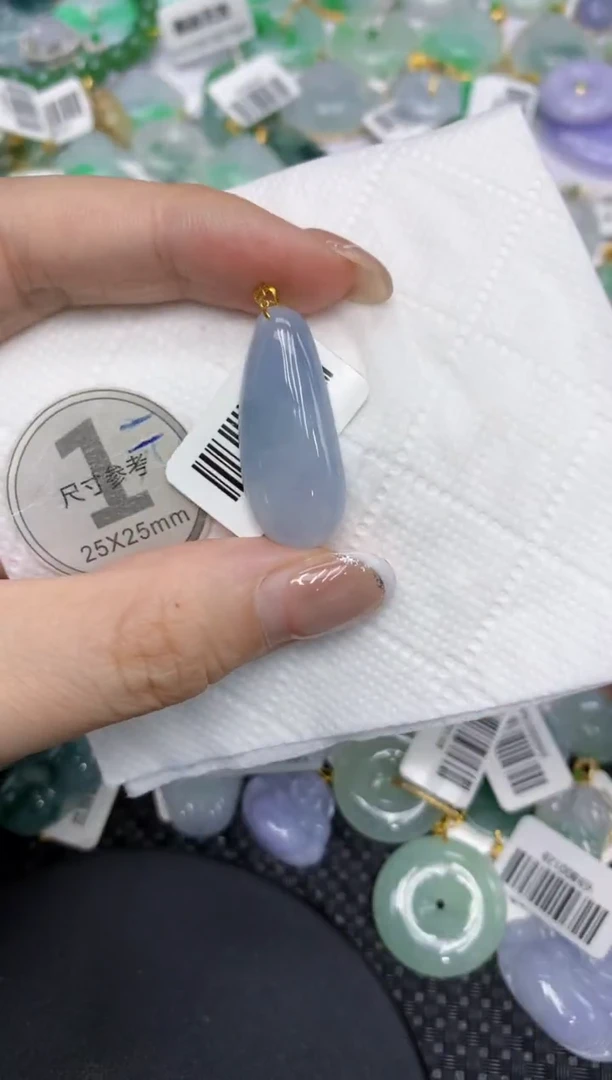 颈饰18K金镶嵌翡翠111111