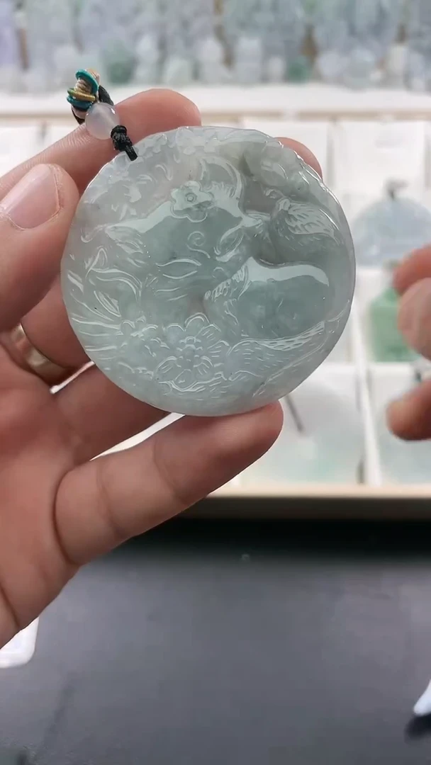 翡翠未镶嵌颈饰..../6/30/ 194