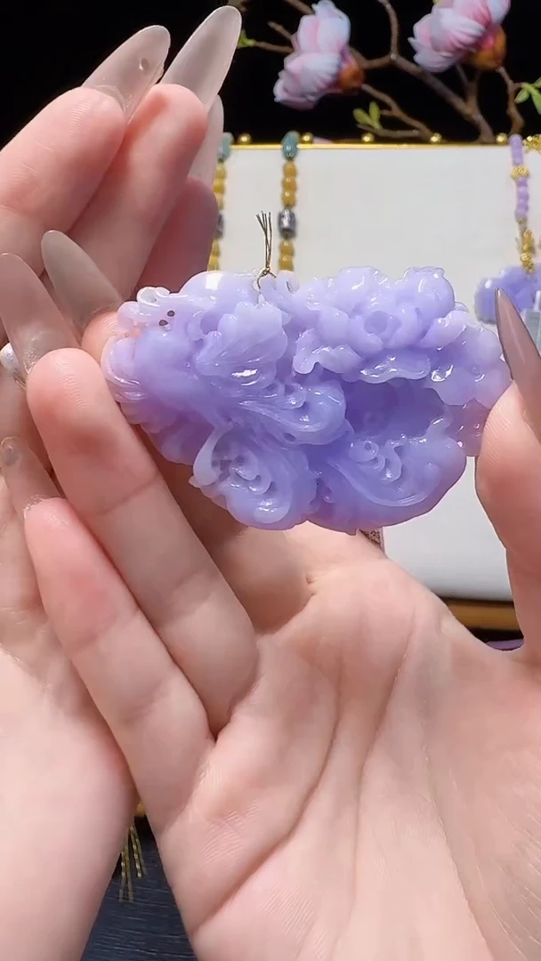 翡翠未镶嵌颈饰凤牌