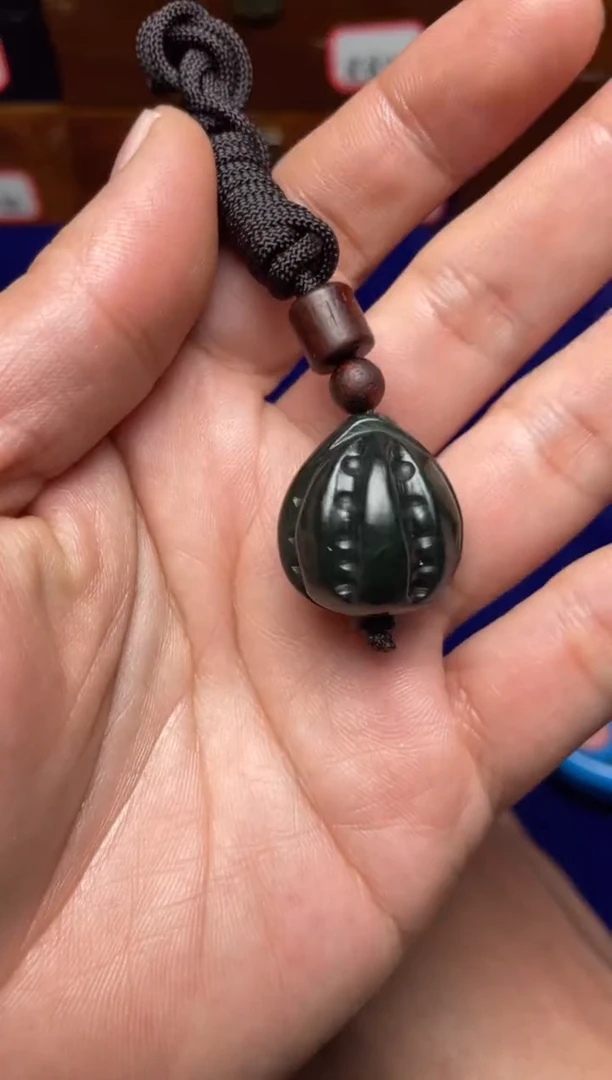 未镶嵌和田玉挂件杨***、和田玉