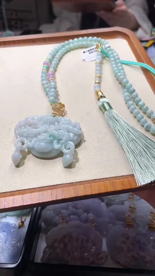 【闪购商品】翡翠颈饰未镶嵌吊坠