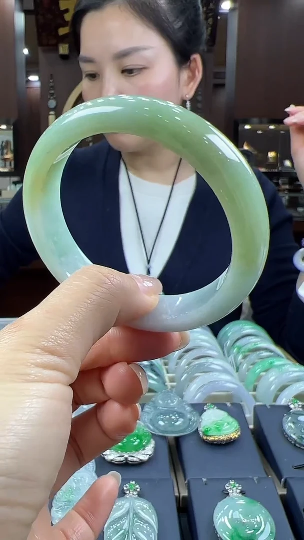 【闪购商品】翡翠手镯未镶嵌手镯