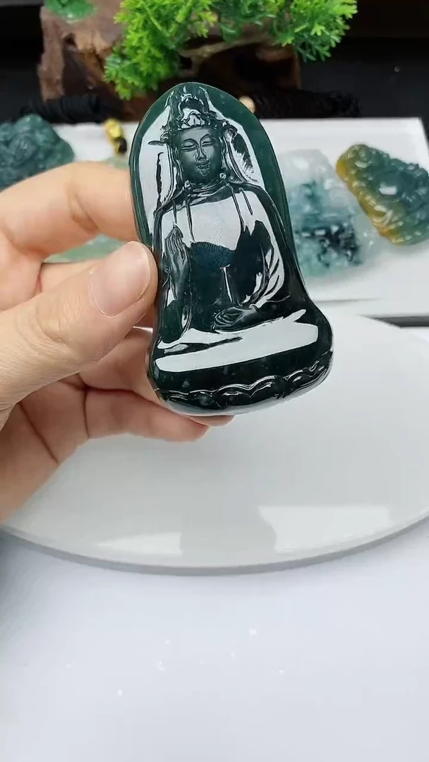 【闪购商品】翡翠颈饰未镶嵌