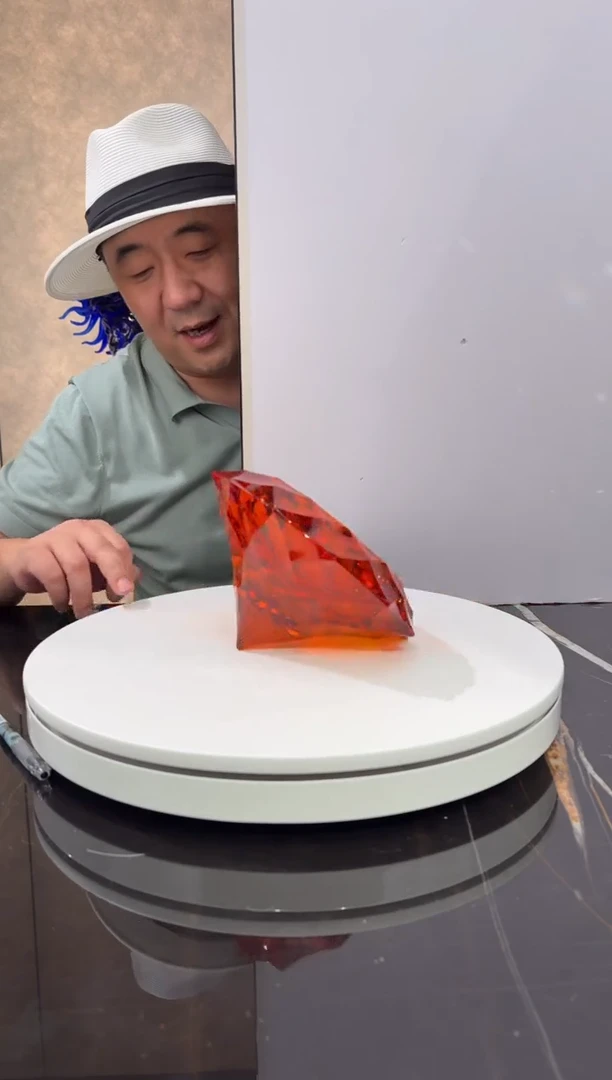 摆件一物一拍深琥珀钻石摆件