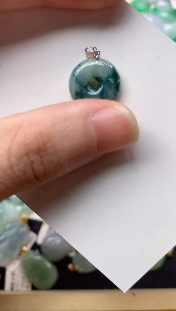 【闪购商品】翡翠颈饰18K金镶嵌4..........